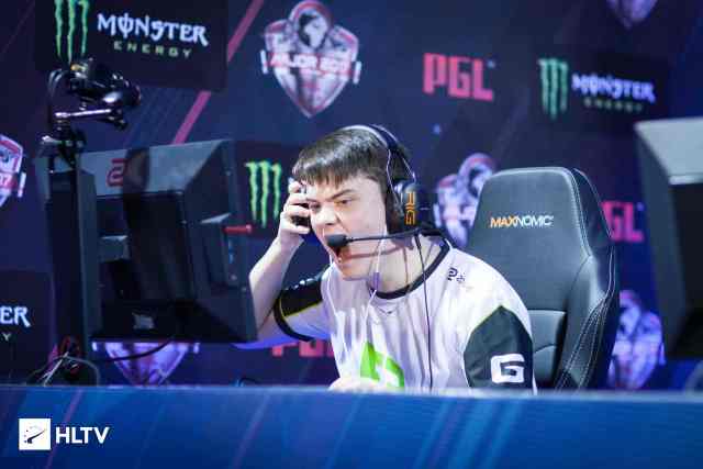 校和机构或 校和机构或