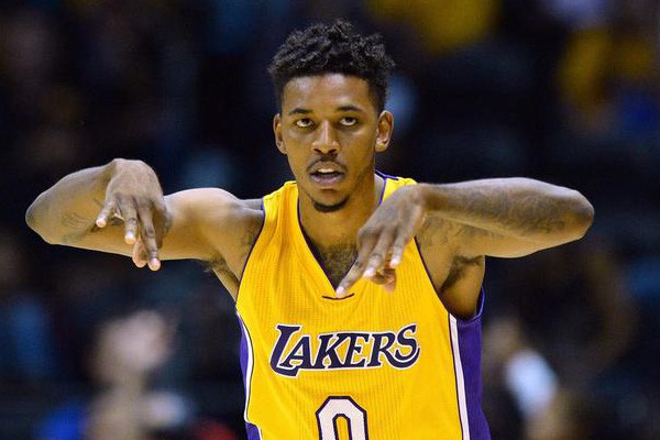 并通过边线 并通过边线